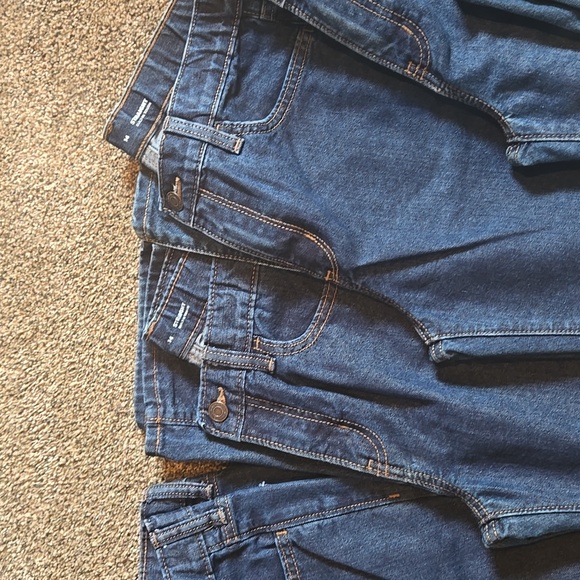 LIKE NEW!!!! 10 PAIRS OF OLD NAVY SIZE 14 STRAIGHT BUILT IN TOUGH JEANS - Picture 6 of 11